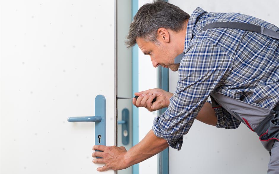 comment changer une serrure de porte d'entrée Cachan